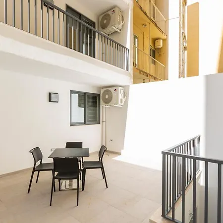 Apartmán Beautiful, Cozy Just Off The Promenade & Wifi By 360 Estates Sliema