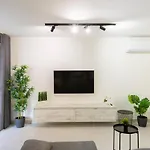 Beautiful, Cozy Just Off The Promenade & Wifi By 360 Estates Apartment *