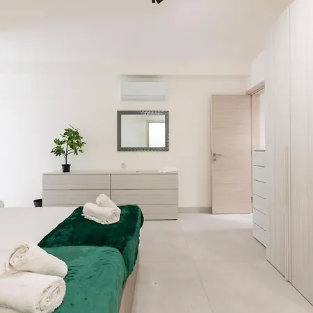 Apartment Beautiful, Cozy Just Off The Promenade & Wifi By 360 Estates Sliema