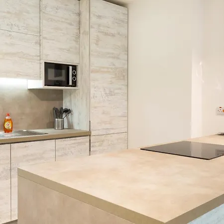 Beautiful, Cozy Just Off The Promenade & Wifi By 360 Estates Appartement Sliema